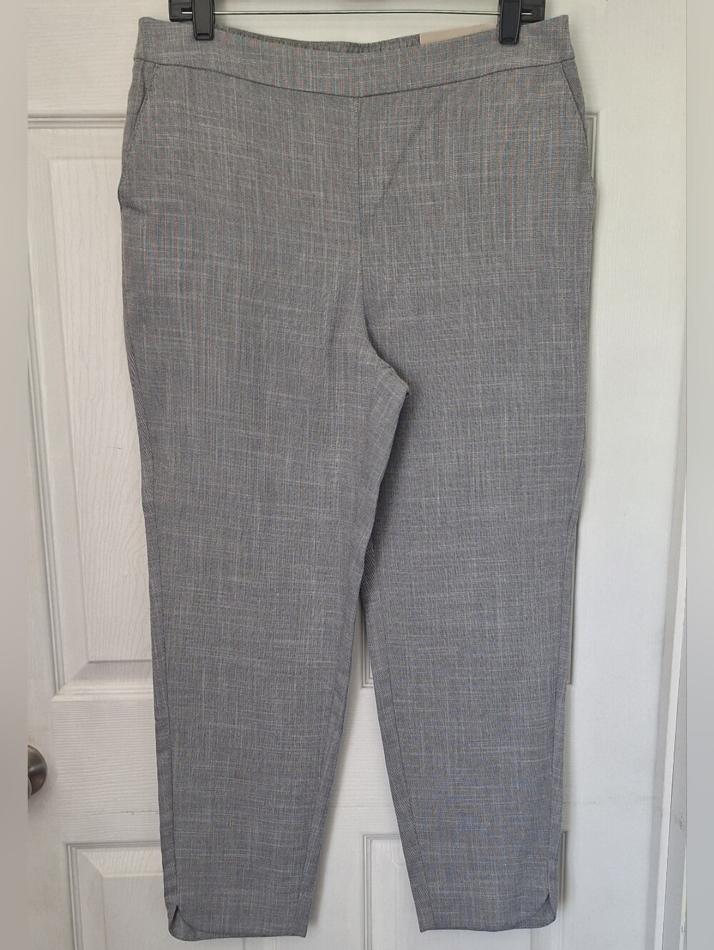 NWT Chico’s Relaxed Gray Ankle Pants Size 1.5R US 10 Pull On Career Pants
